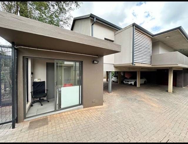 2 BEDROOM APARTMENT FOR SALE IN LYNNWOOD